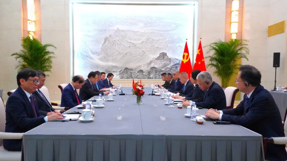 Le Hoai Trung and Liu Haixing 2.jpg