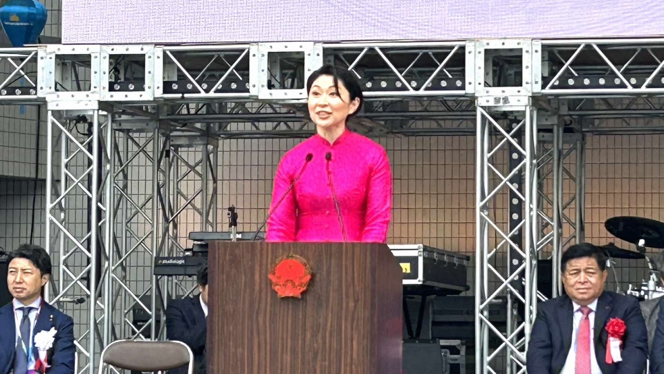 Nghi si.jpg