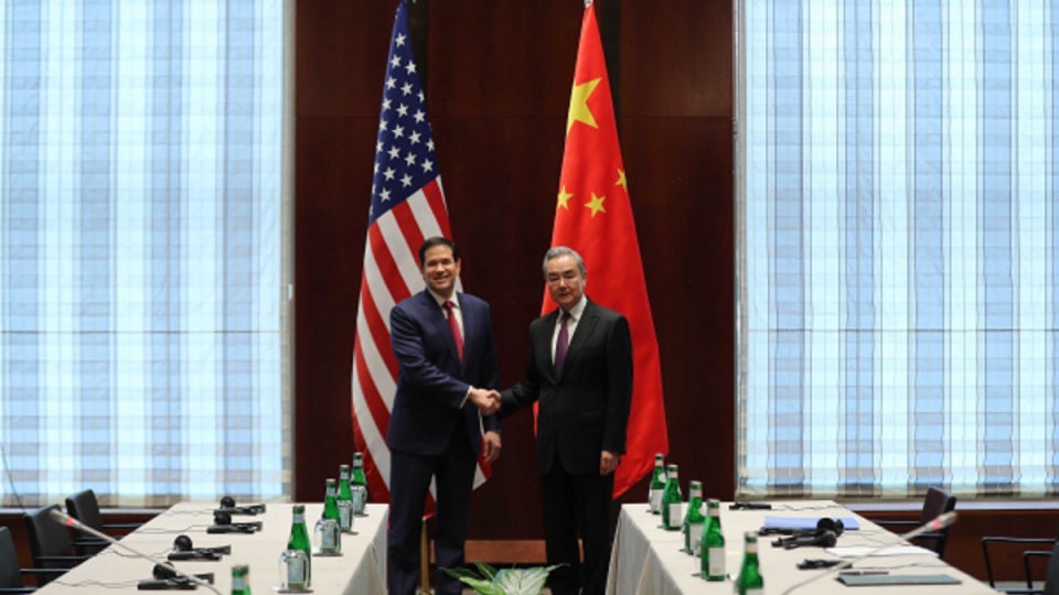 Ngoại trưởng Trung Quốc Vương Nghị gặp Ngoại trưởng Mỹ Marco Rubio bên lề Hội nghị An ninh Munich tại Munich, Đức, ngày 13.2. Ảnh Tân Hoa xã.jpg