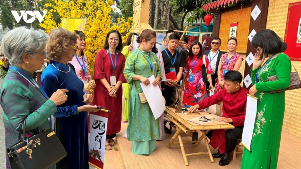 Overseas Vietnamese celebrate Tet 2026 in Ho Chi Minh City 1.jpg