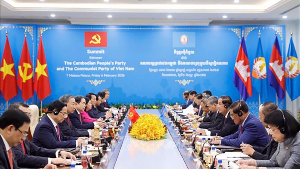 Vietnam Communist Party of Vietnam and Cambodian People's Party Summit in Phnom Penh, Cambodia, February 6.jpg
