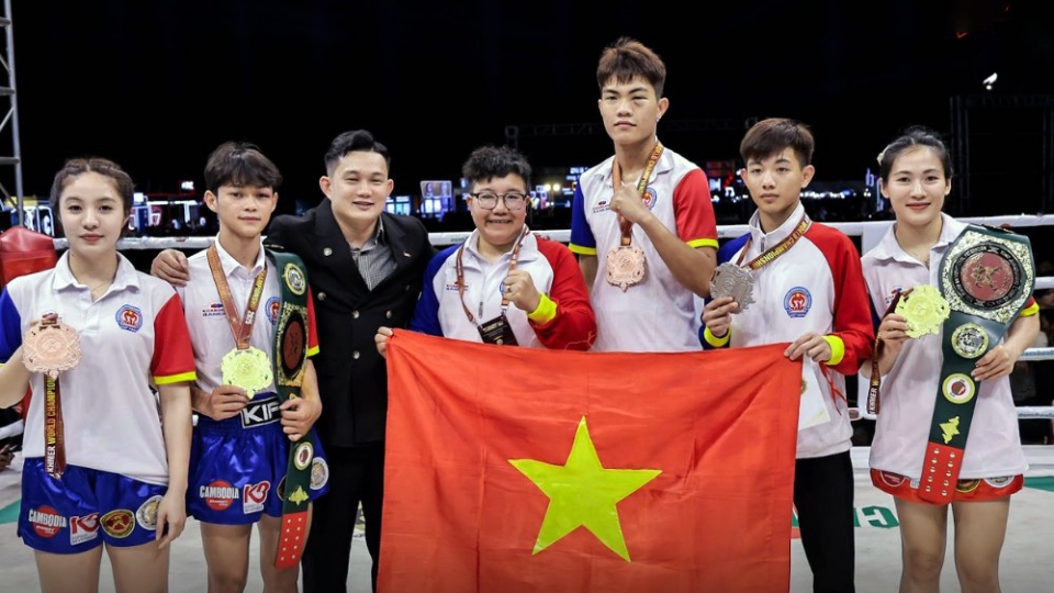 Vietnam top medal table at Kun Khmer World Championship 1.jpg