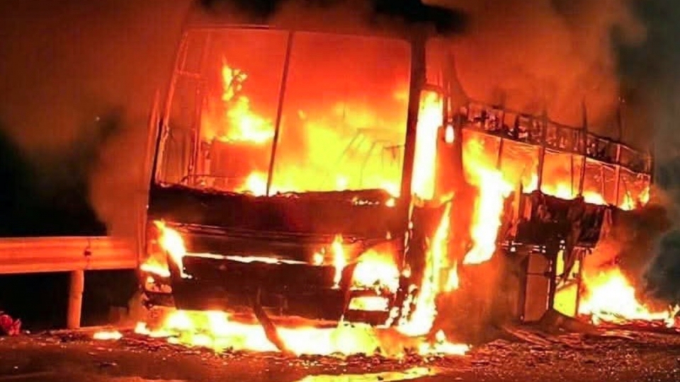 all passengers were safely evacuated before the blaze engulfed the vehicle.jpg