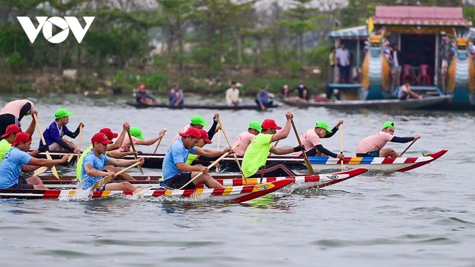 Hue village keeps centuries-old boat racing tradition alive