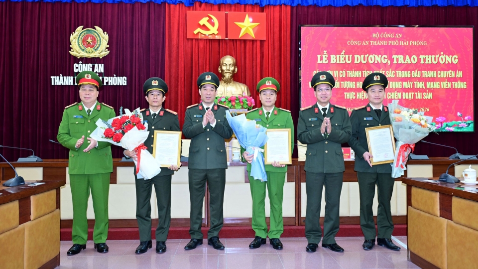 cong-an-hai-phong-khen-thuong.jpg