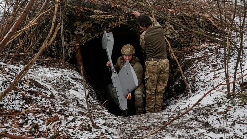 ham Ukraine, ho ca nhan Ukraine, linh Ukraine, mat tran Donetsk, UAV Ukraine, UAV tan cong -reu.jpg