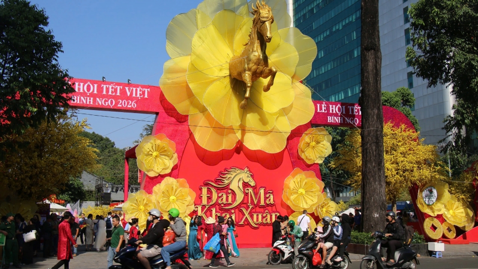 le_hoi_tet_viet.jpeg