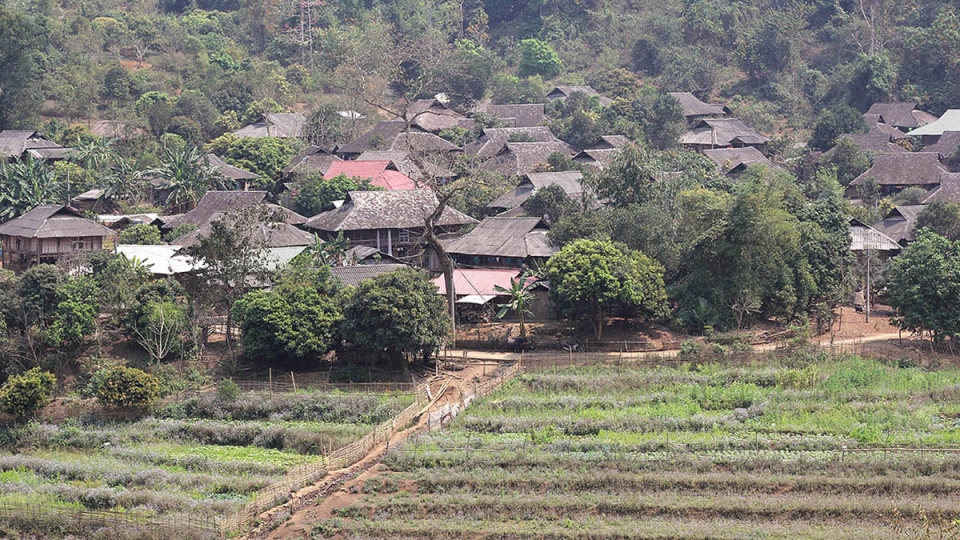nhieu_ban_lang_nguoi_thai_tay_bac_van_gin_giu_nep_nha_san_truyen_thong.jpg