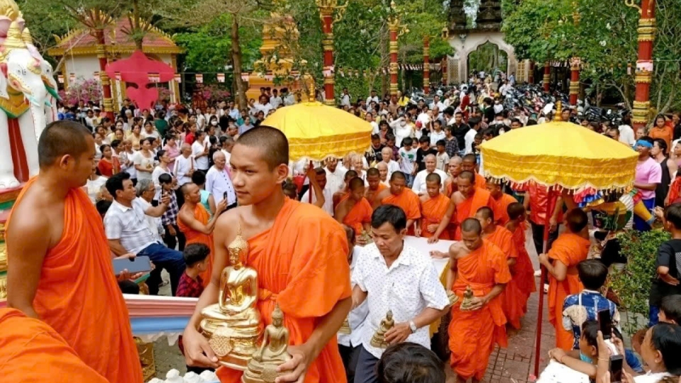 religious practices in Vietnam 1.jpg