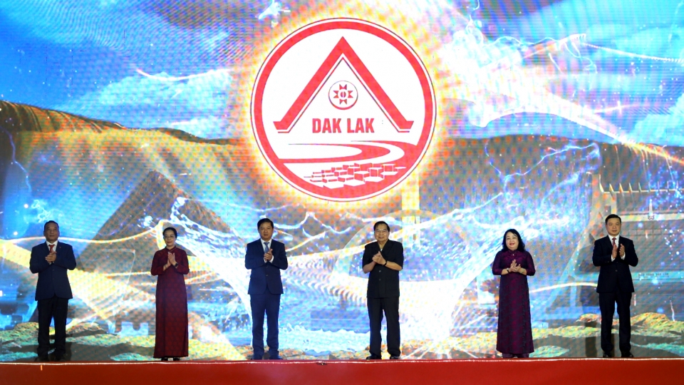 10-3 trao giai 2.jpg