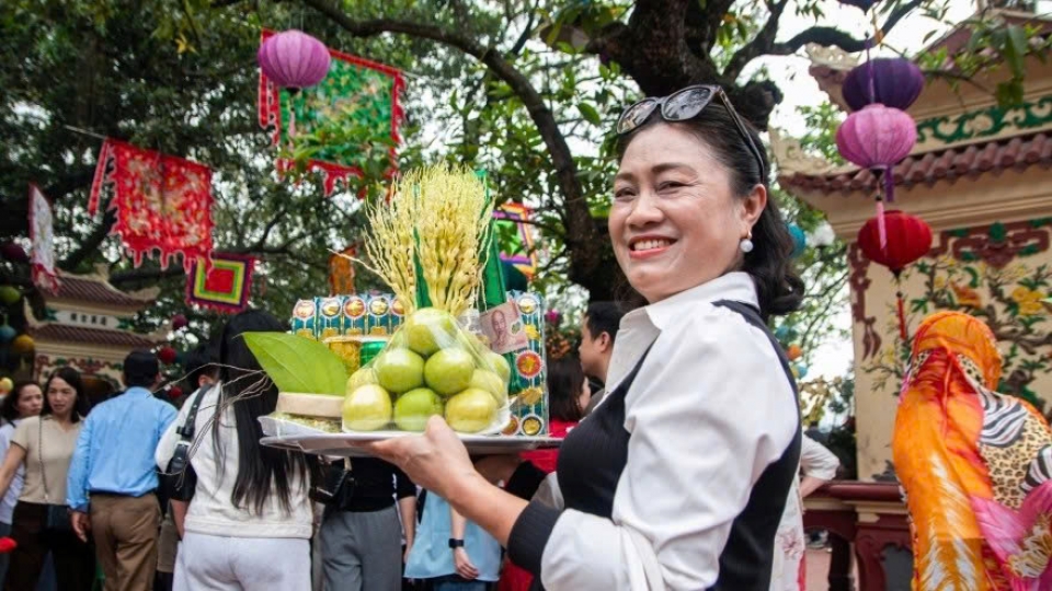 Crowds gather at Hanoi temples, pagodas for First Full Moon Festival prayers