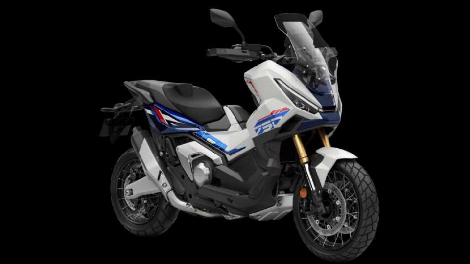 Honda X-ADV 2026 chính thức ra mắt với màu mới, giá từ 470 triệu đồng