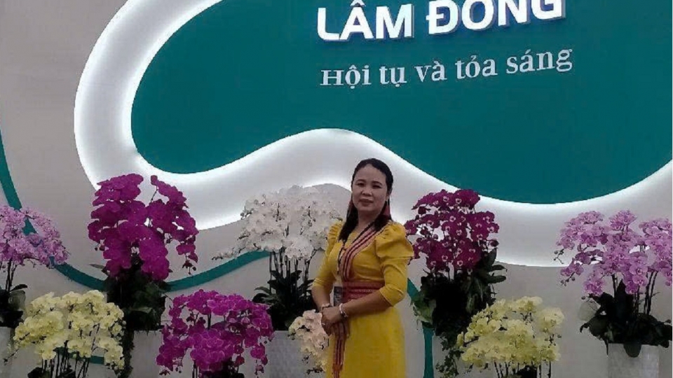 Bà Lư Thái Tuyên, Chi ủy viên, Phó Giám đốc Bảo tàng tỉnh Lâm Đồng cam kết nếu trúng cử sẽ góp phần phát triển du lịch gắn với bảo tồn cảnh quan, văn hóa trên địa bàn.jpg