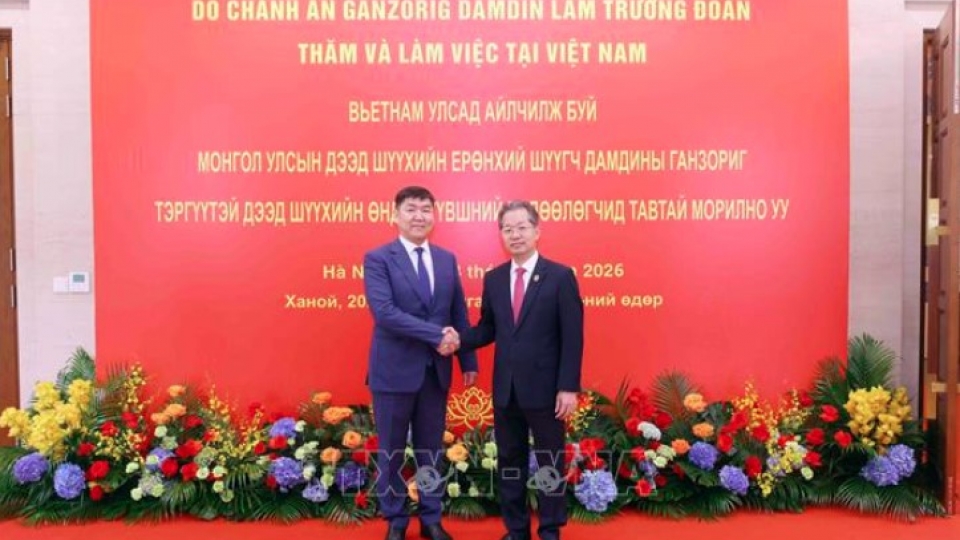 Chief Justice of the Supreme People’s Court of Vietnam Nguyen Van Quang and Chief Justice of the Supreme Court of Mongolia Ganzorig Damdin.jpg