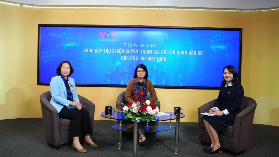 Phụ nữ tham chính 1.jpg