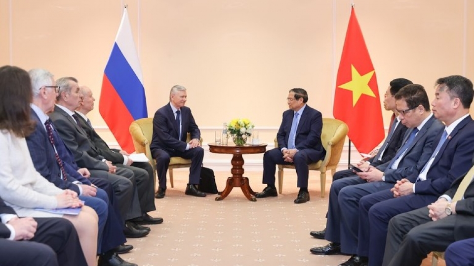 Prime Minister Pham Minh Chinh receives a delegation from the Russia–Vietnam Friendship Association and the Russian War Veterans’ Association.jpg