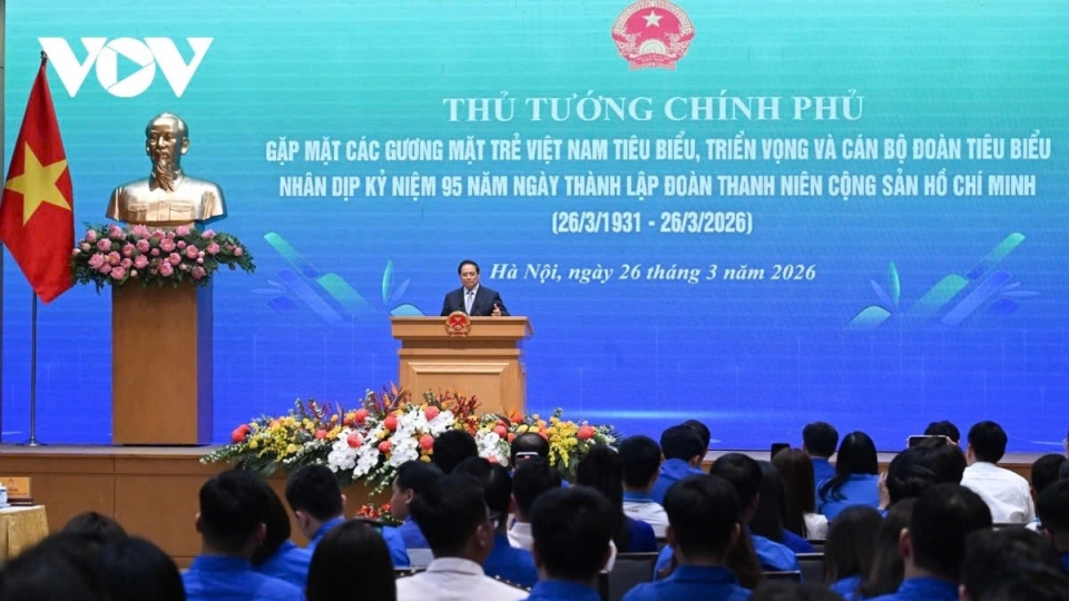 Prime Minister Pham Minh Chinh urges youth to lead in science, technology and innovation to drive national breakthrough growth and digital transformation.jpg
