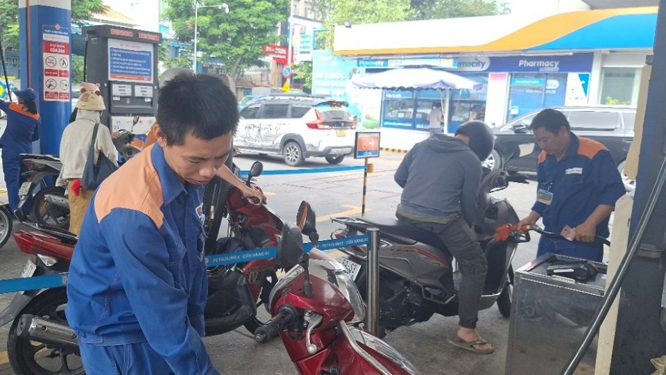 Sản lượng tiêu thụ tại hệ thống Petrolimex có thời điểm tăng 20–50% so với bình quân hằng ngày.png