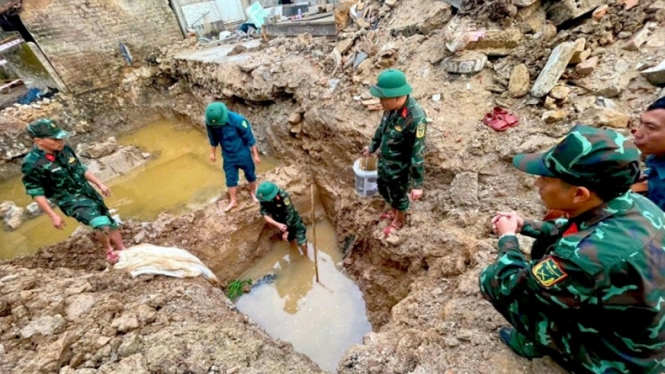 The bomb lay buried beneath the foundation of the house owner..jpg