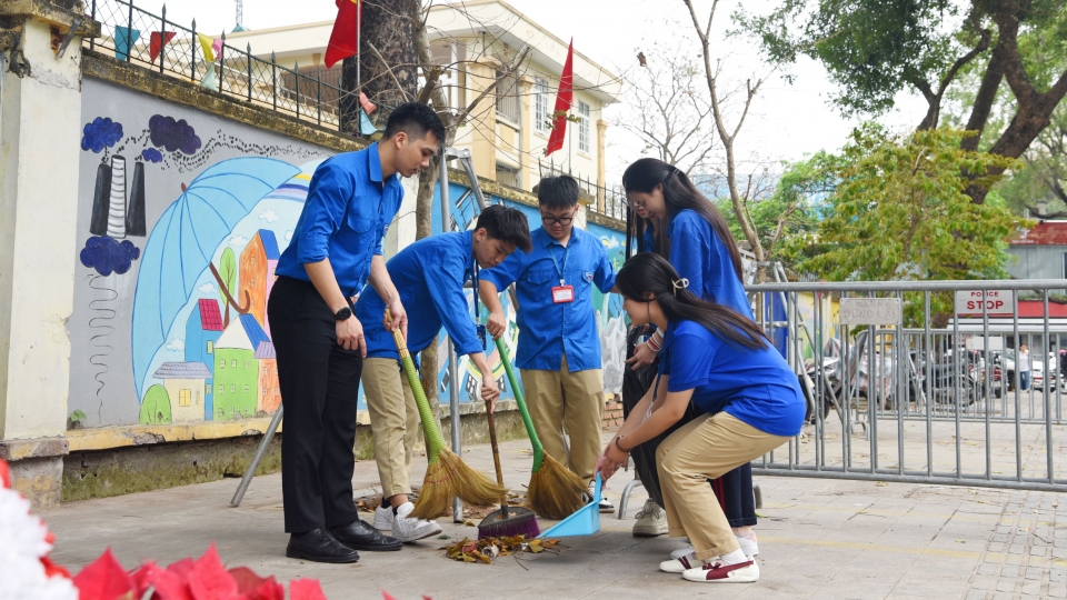 Tuổi trẻ Thủ đô tích cực hưởng ứng phong trào “Ngày Chủ nhật xanh”
