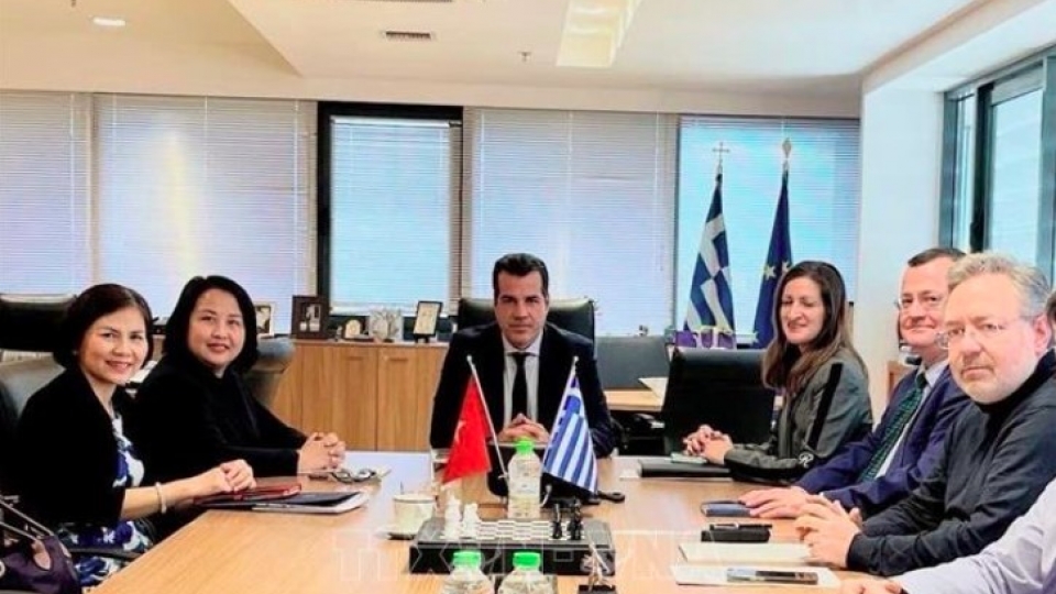 Vietnamese Ambassador to Greece Pham Thi Thu Huong meets with Greek Minister for Migration and Asylum Athanasios Plevris.jpg