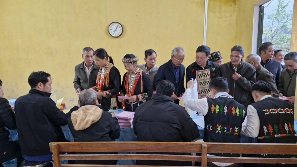 bầu cử Lào Cai.jpg