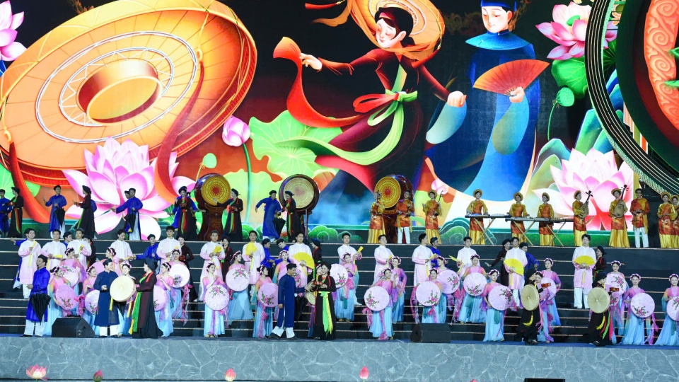 Biển người đổ về xem khai mạc Festival "Về miền di sản Bắc Ninh 2026"