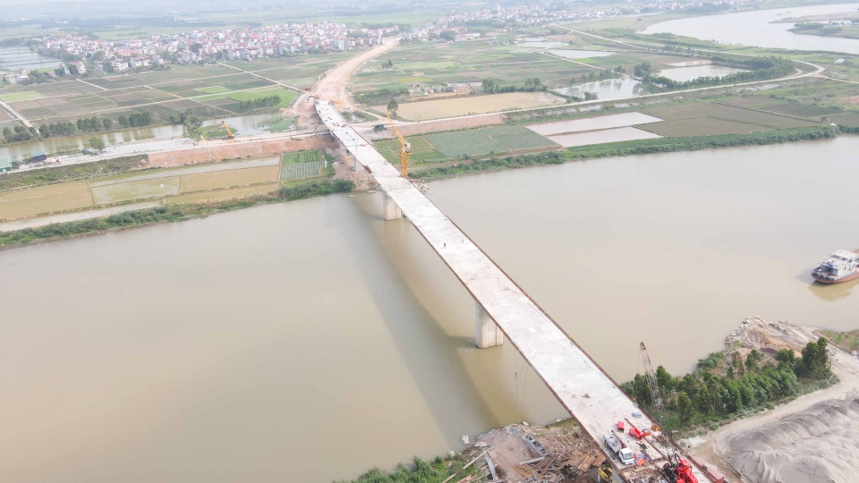 Cận cảnh cầu Cẩm Lý ở Bắc Ninh, nối đường bộ với đường sắt sắp hoàn thành