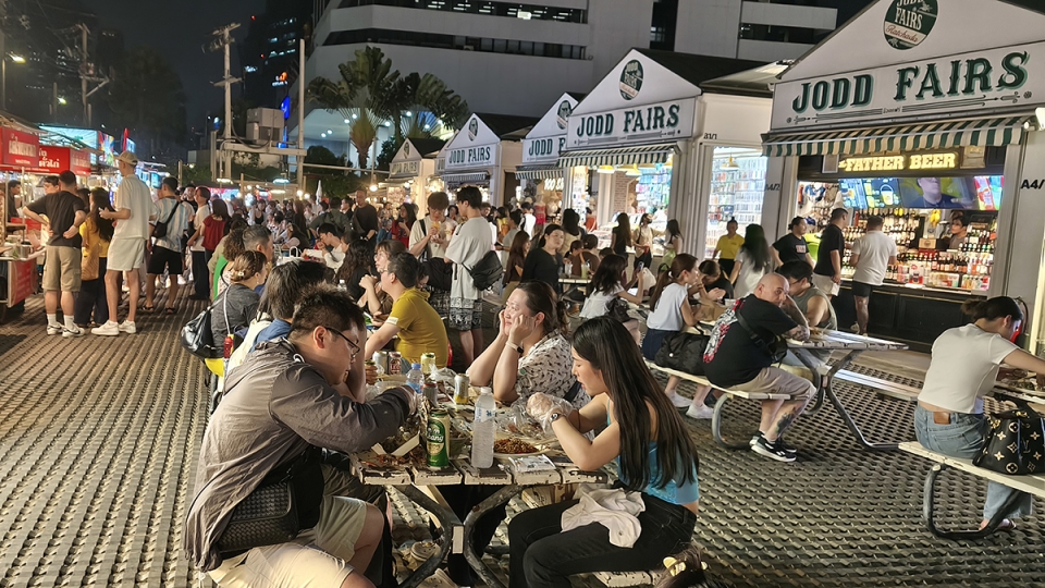 Chợ đêm Jodd Fairs, “thiên đường” ẩm thực đường phố ở Bangkok