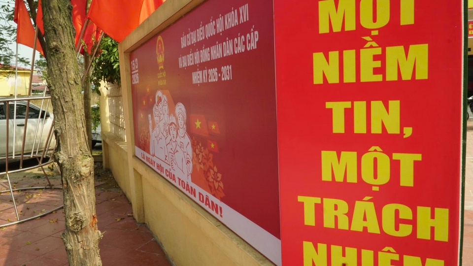 cong_an_cac_xa_phuong_cap_nhap_thong_tin_cong_dan_dam_bao_dung_du_sach_song_phuc_vu_bau_cu._5.jpg