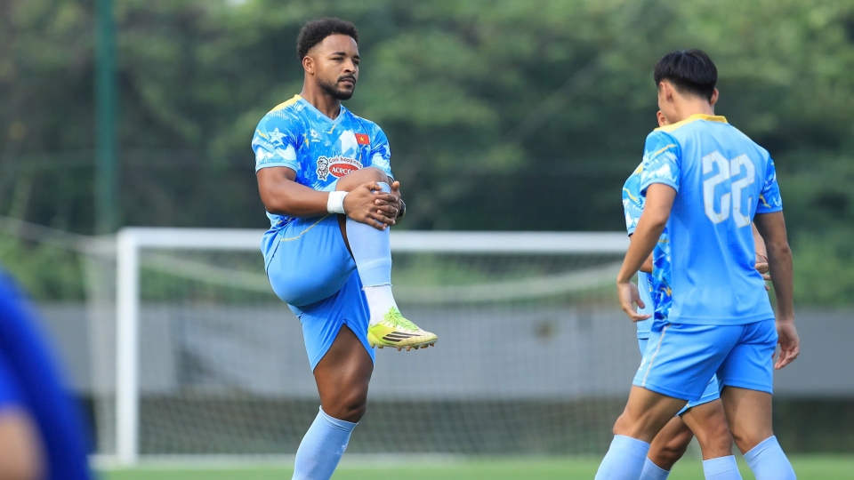 HLV Kim Sang Sik đón tin cực vui trước trận đấu với Bangladesh