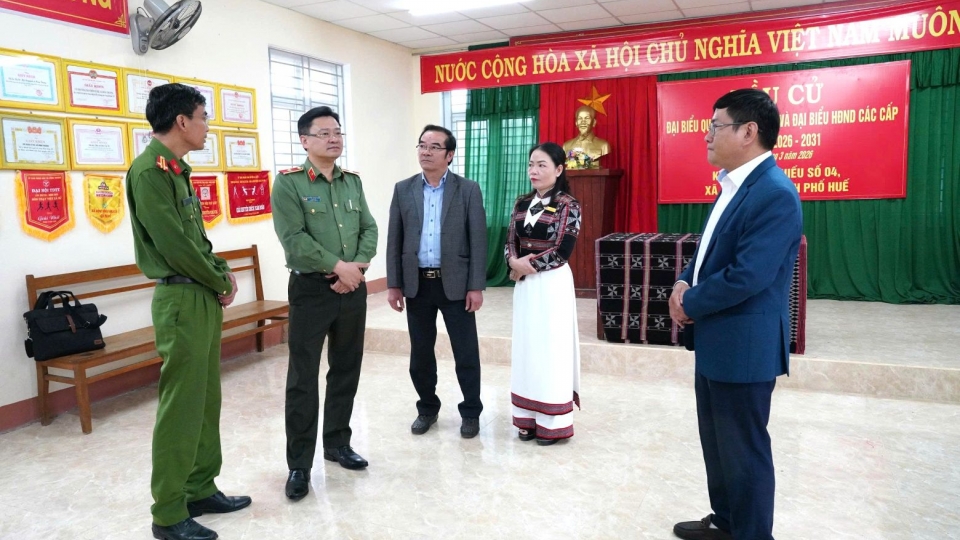 kiem_tra_cong_tac_chuan_bi_bau_cu_tai_xa_a_luoi_3_tp_hue.jpg