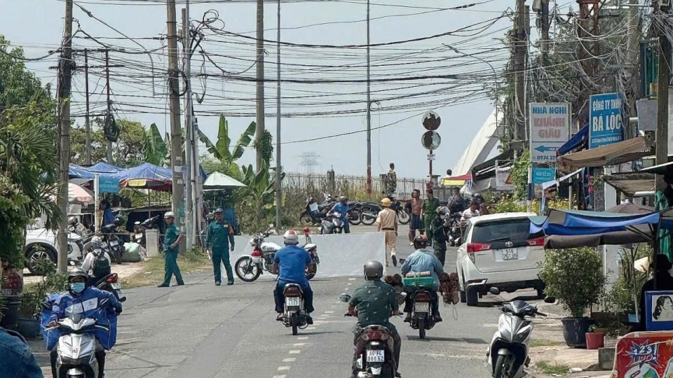 luc_luong_chuc_nang_phong_toa_doan_giao_nhau_voi_duong_sat_1.jpg