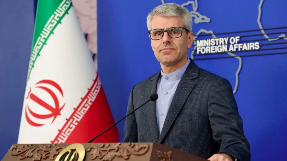 phat ngon vien Bo Ngoai giao Iran, Esmail Baghaei, co Iran -bo ngoai giao Iran.jpg