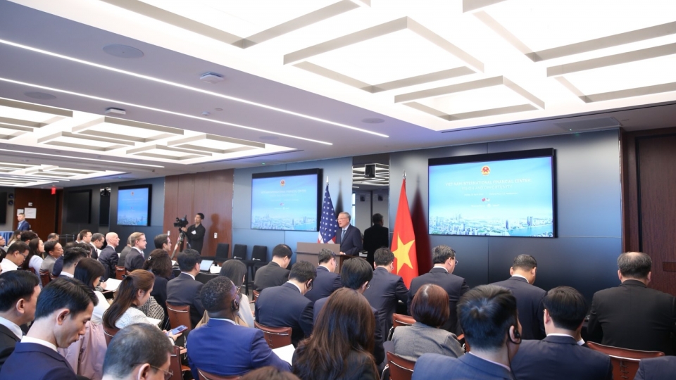 pho_thu_tuong_nguyen_hoa_binh_phat_bieu_tai_toa_dam.jpg