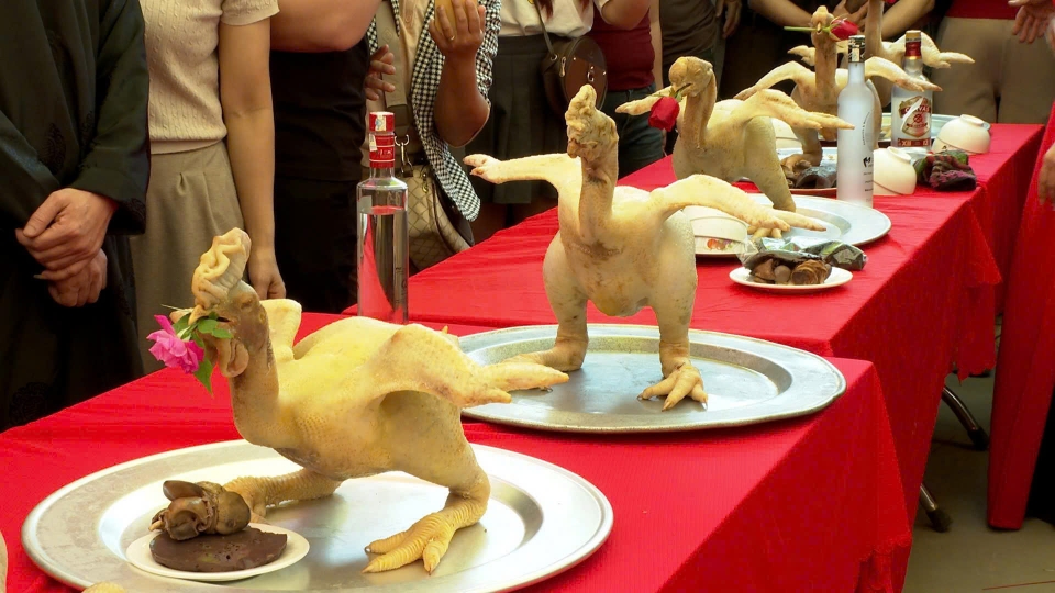 Đặc sắc “Lễ xôi - gà” nhập đình cho người bước vào tuổi 50 ở Bắc Ninh