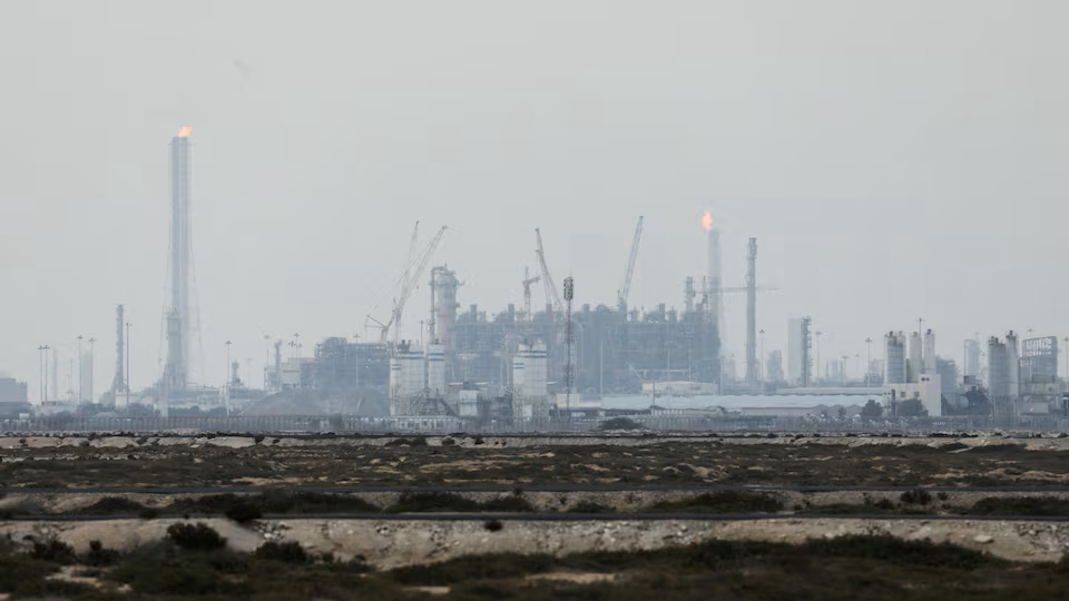 xuat_khau_dau_cua_qatar_gian_doan_do_bi_iran_tan_cong._reuters.png