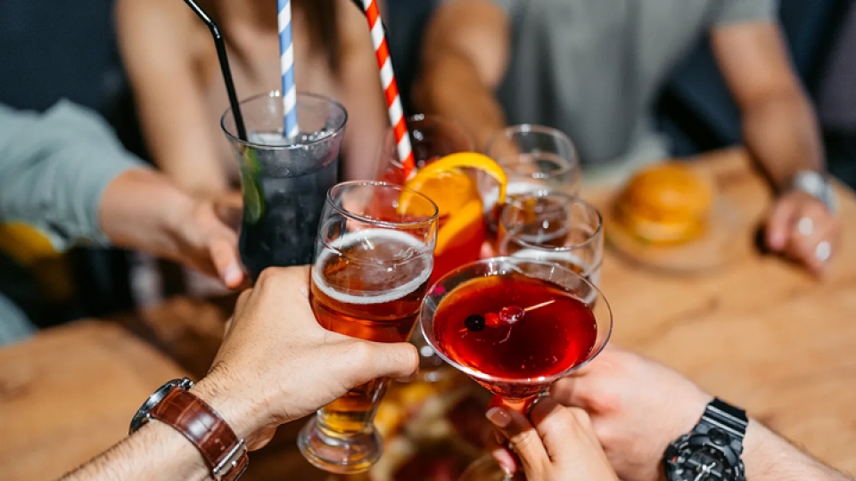 010725acalcohol-cancerfeat-20204761.jpg