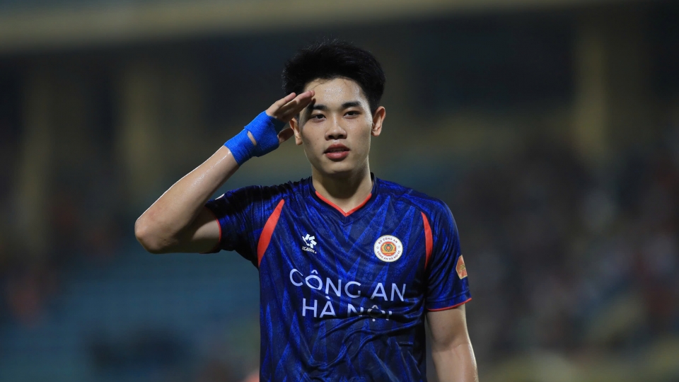 Đình Bắc tỏa sáng giúp CLB CAHN thắng Đà Nẵng trong ngày đặc biệt của Quang Hải