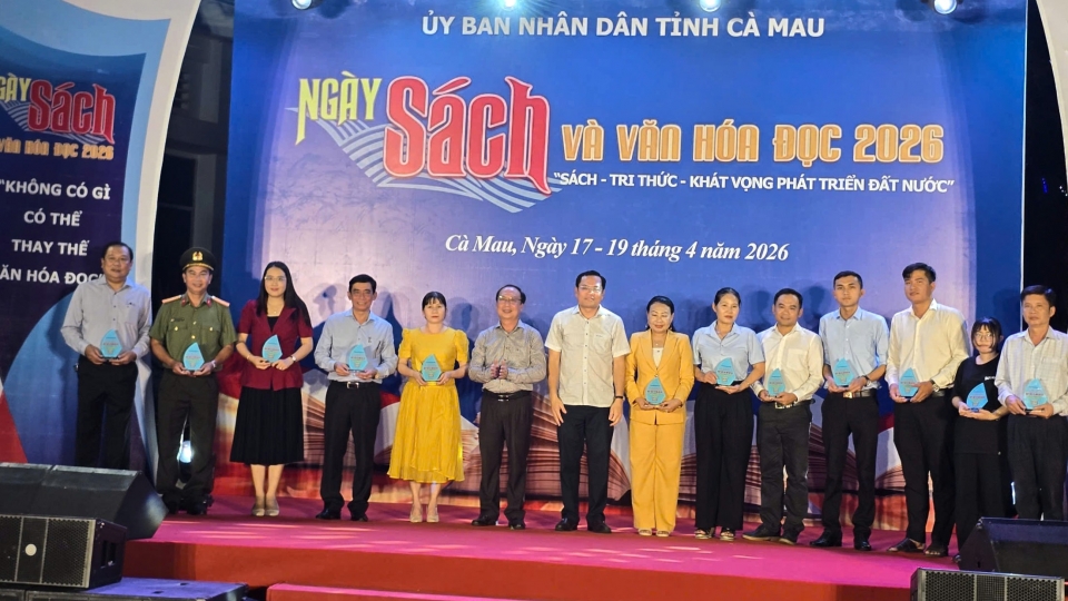 4_cac_don_vi_nhan_bieu_trung_ghi_nhan_nhung_dong_gop_cho_viec_hinh_thanh_van_hoa_doc.jpg