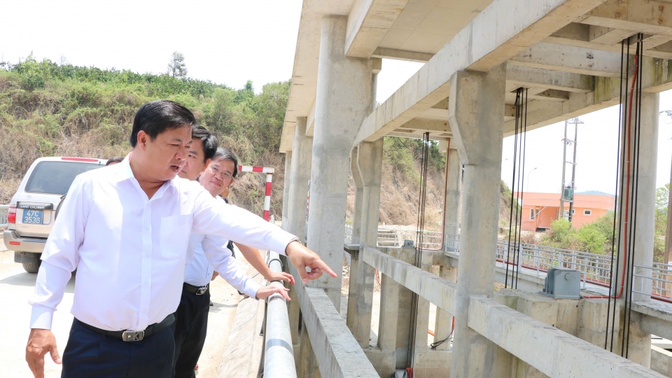 Dự án đê bao ngăn lũ Nam sông Krông Ana chậm tiến độ kéo dài..jpg