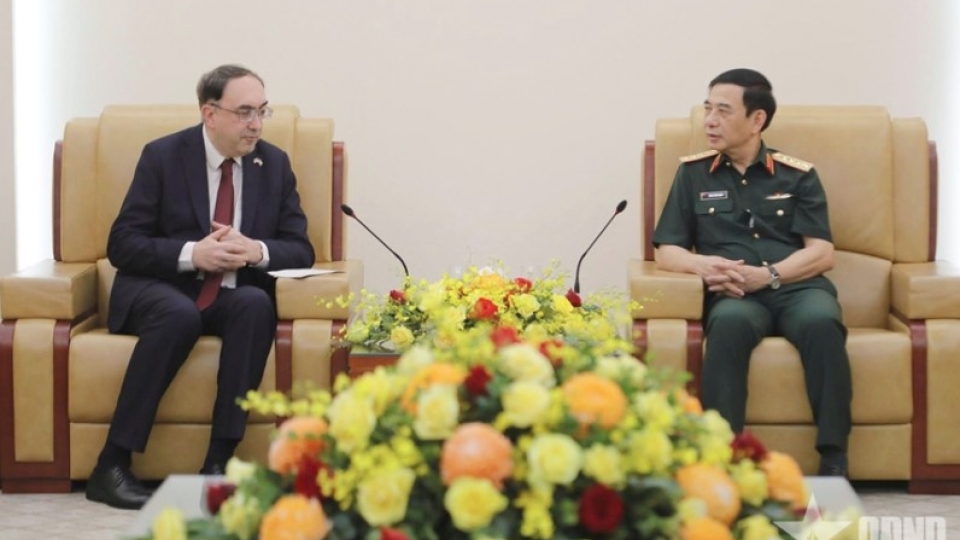 General Phan Van Giang receives Armenian Ambassador to Vietnam Suren Baghdasaryan.jpg