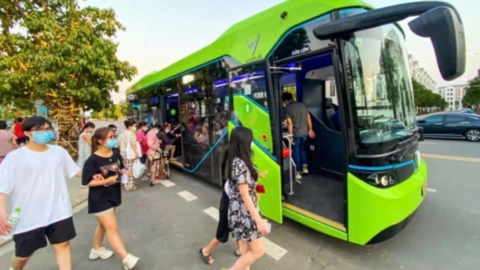 Hanoi to enforce vehicle emission controls in city centre from July 2026.jpg