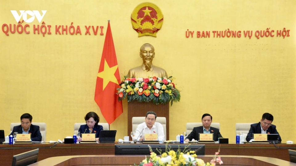 National Assembly Standing Committee  considers tax cuts on fuel.jpg