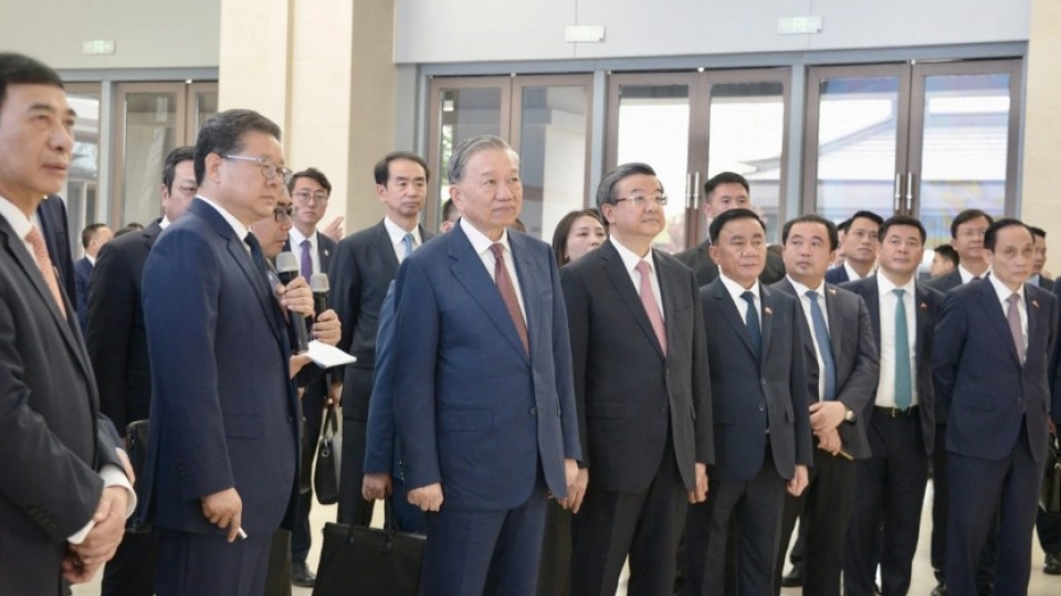Party chief To Lam and his delegation.jpg