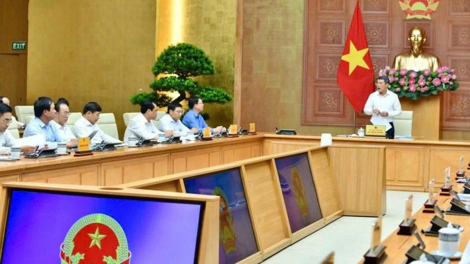 Prime Minister Le Minh Hung  works with agicultural sector 1.jpg
