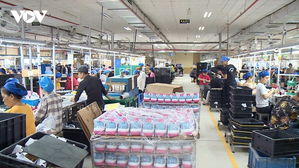 Removing bottlenecks, building transparent institutions and improving the business environment are seen as key pillars for strengthening Vietnam’s private sector..jpg