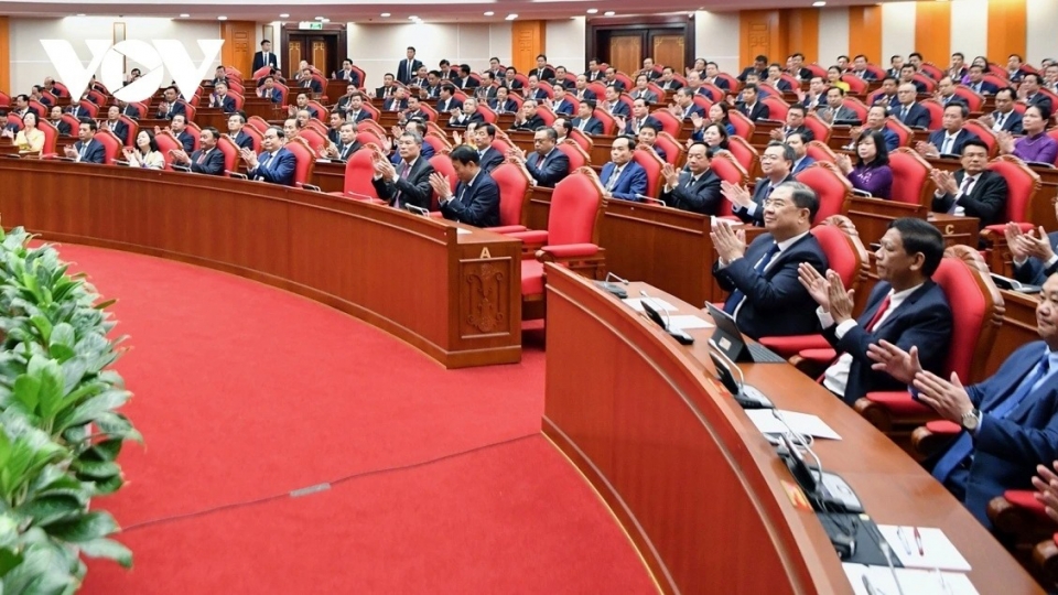 Senior Party officials attend the second plenum of the 14th Party Central Committee in Hanoi in early April 2026.jpg