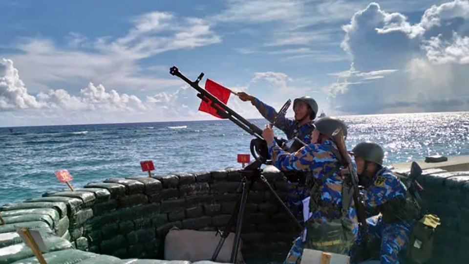 Soldiers on Truong Sa archipelago.jpeg