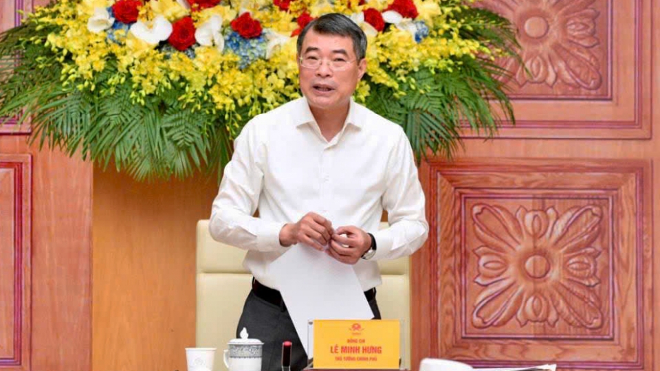 Thu tuong Le Minh Hung lam viec voi cac bo.jpg